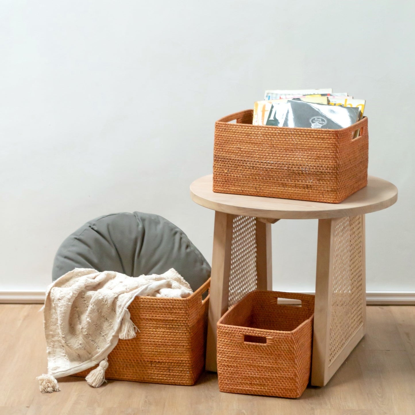 Regalkorb aus Rattan, Aufbwahrungskörbe