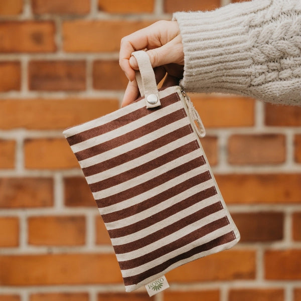 Zippertasche aus Bio-Baumwolle, Streifen braun